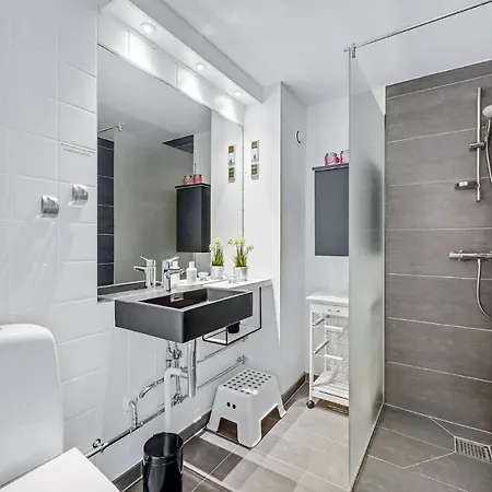 Διαμέρισμα 2 Bedroom Amazing In *